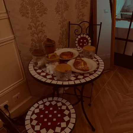 Elegant Avec Baignoire Appartement Parijs