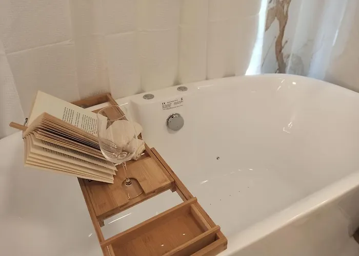 Elegant Avec Baignoire Apartment Paris